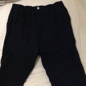 Summer calls! Black linen crop pants